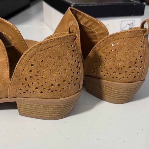 Qupid Camel Ankle Booties - Picture 5 of 9